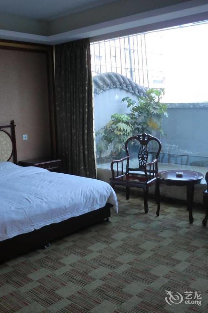 Huayu South City Hotel Wenjiang Εξωτερικό φωτογραφία